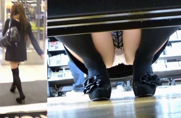 しゃがみパンチラエロ画像
