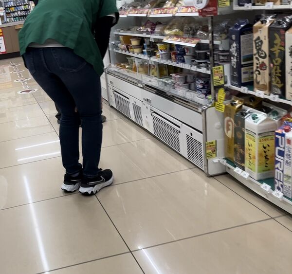 店員盗撮エロ画像