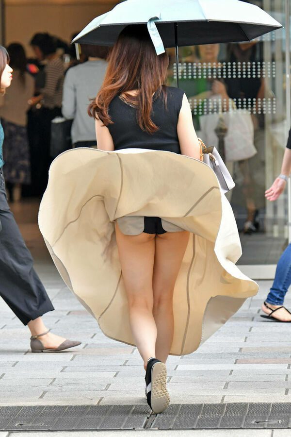 風パンチラエロ画像