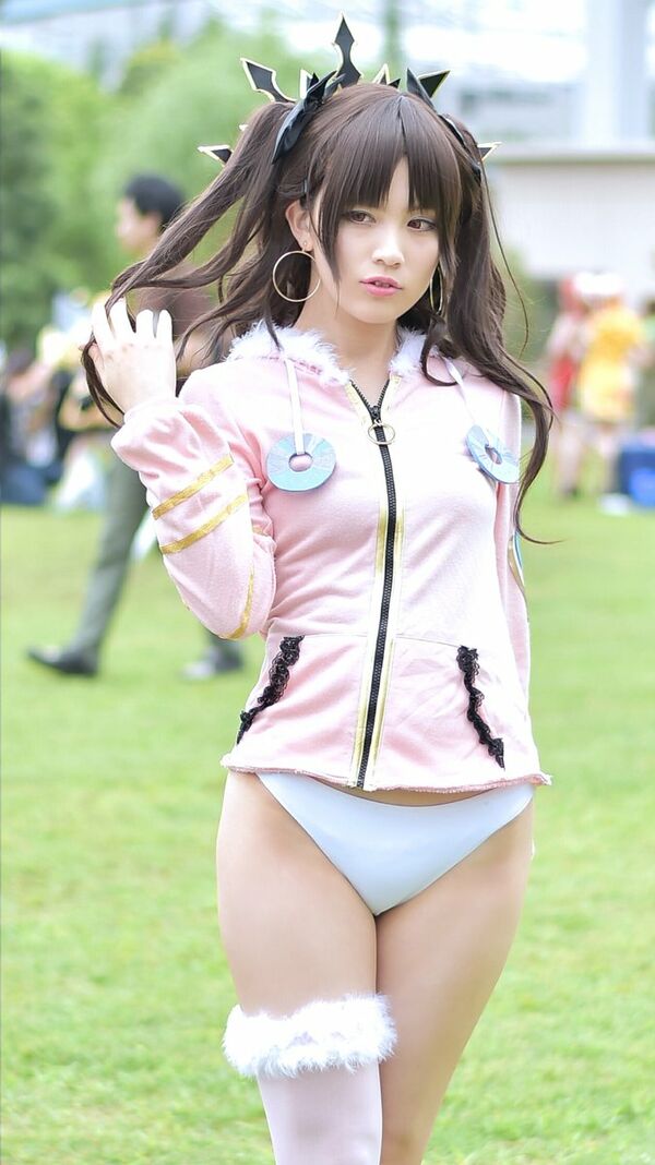 コスプレ露出エロ画像