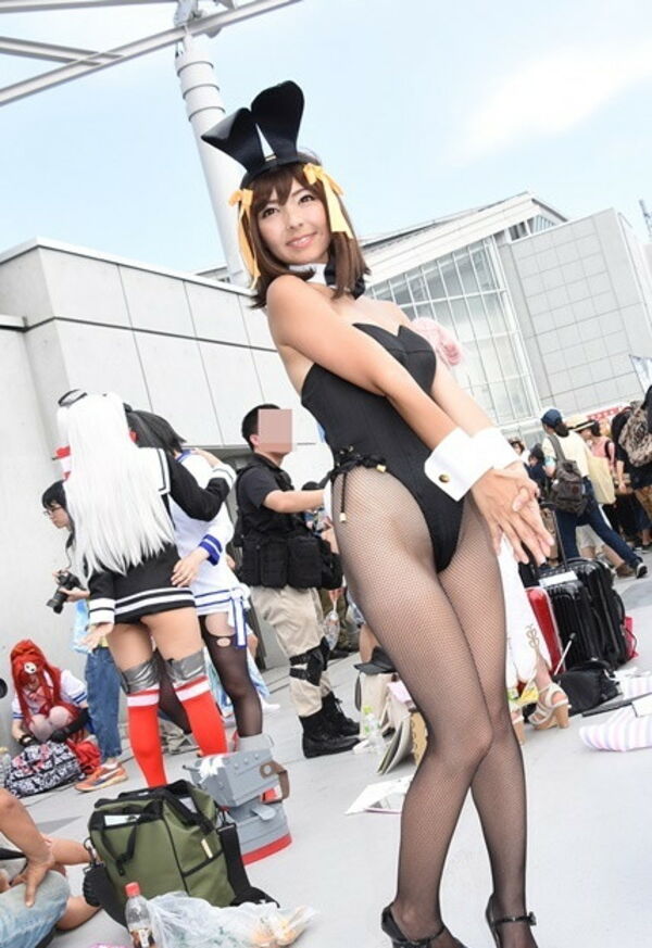 コスプレ露出エロ画像