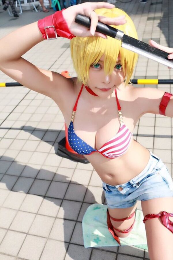 コスプレ露出エロ画像