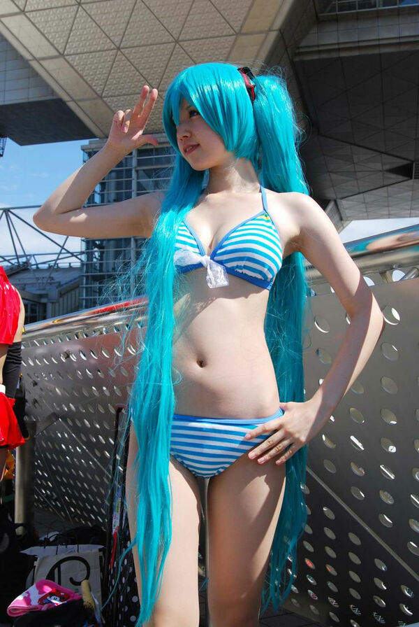 コスプレ露出エロ画像