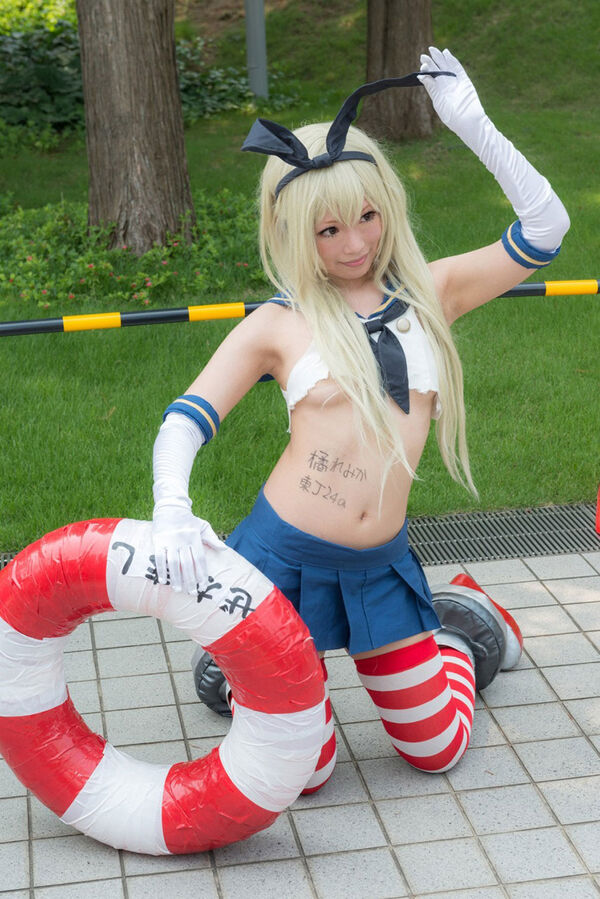 コスプレ露出エロ画像