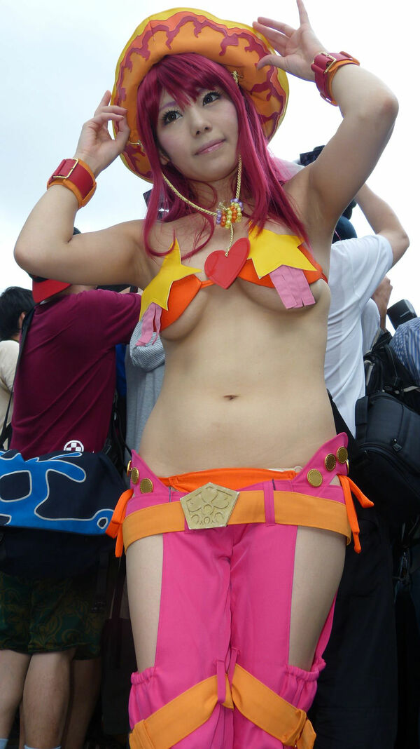 コスプレ露出エロ画像
