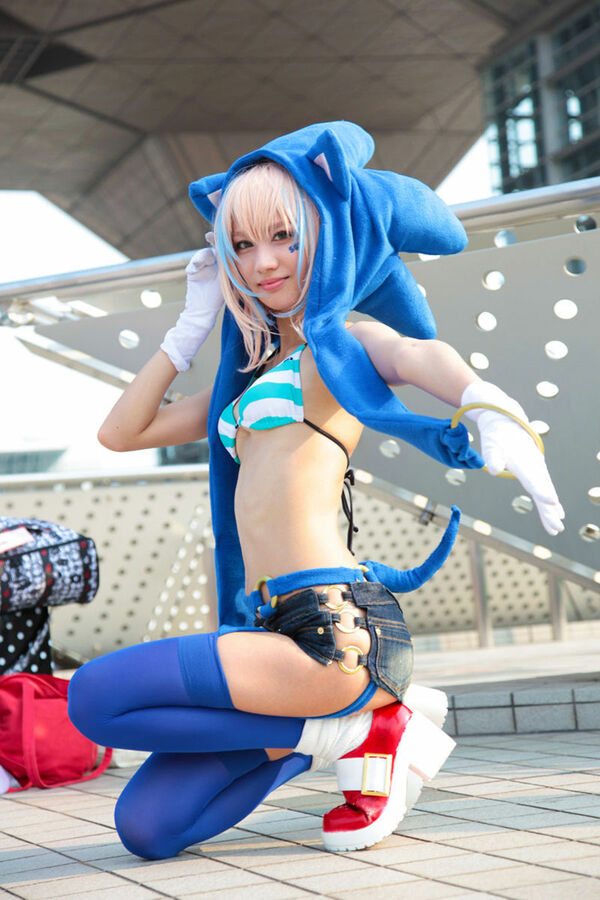 コスプレ露出エロ画像