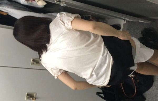 下着盗撮エロ画像