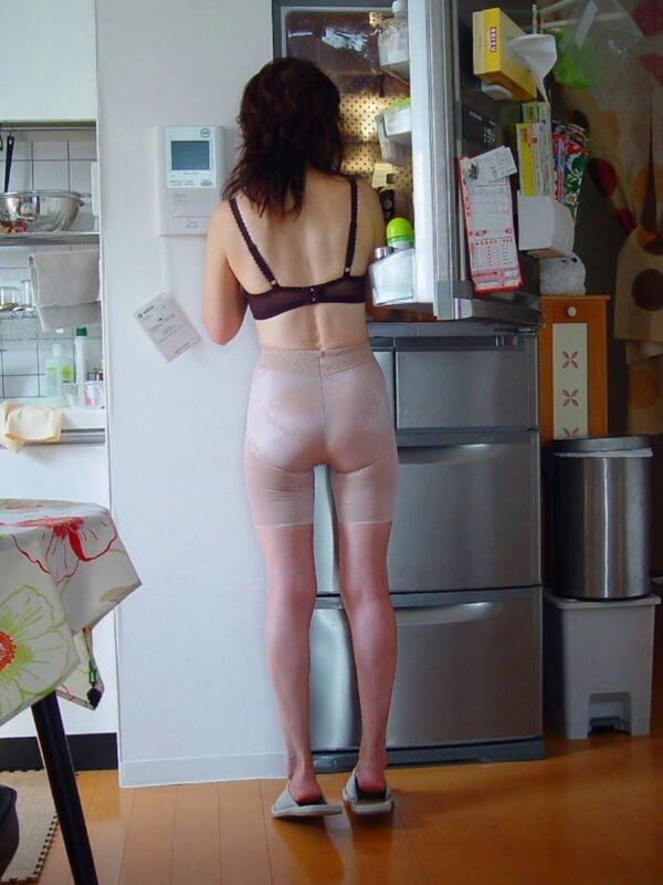 下着盗撮エロ画像