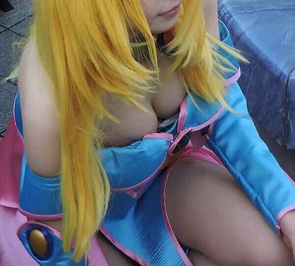 コスプレポロリ&チラリエロ画像