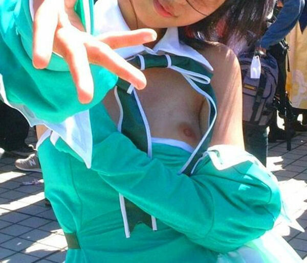 コスプレポロリエロ画像