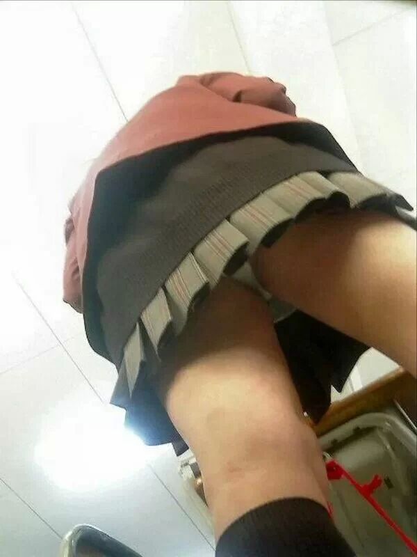 校内盗撮エロ画像