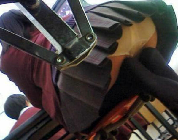 校内盗撮エロ画像