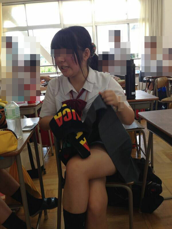 校内盗撮エロ画像