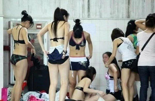 校内盗撮エロ画像