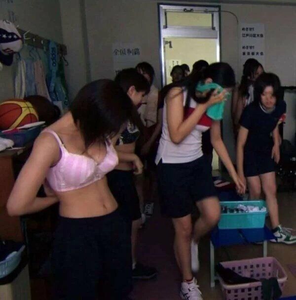 校内盗撮エロ画像