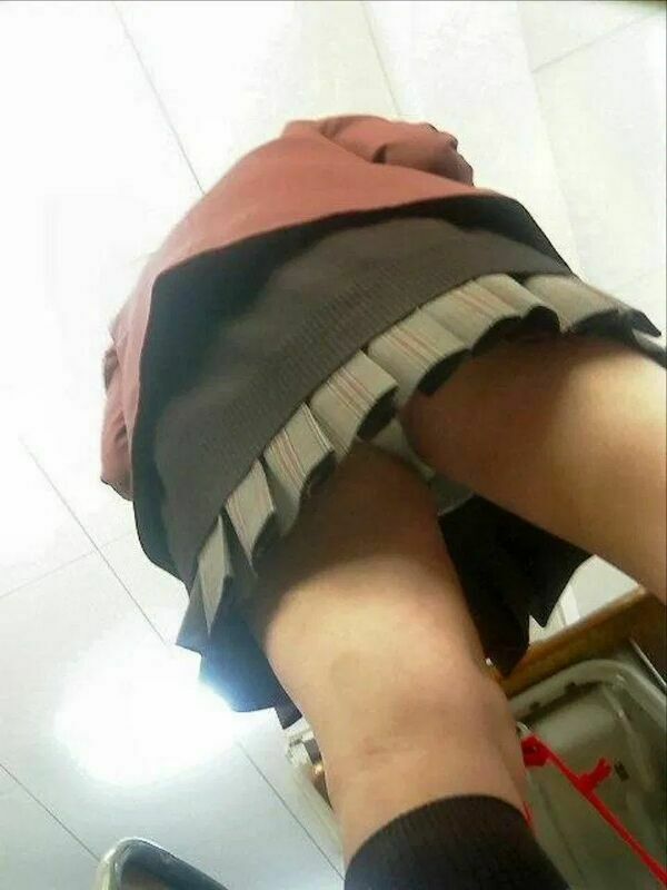 校内盗撮エロ画像