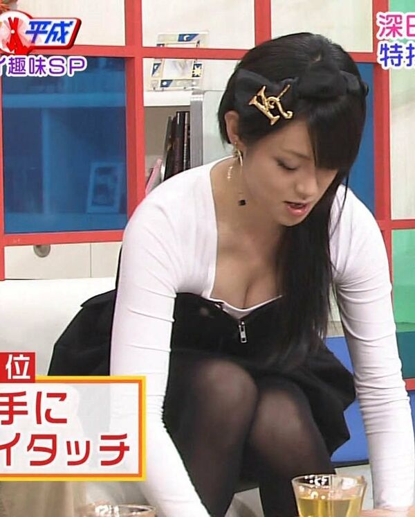 テレビ胸チラエロ画像