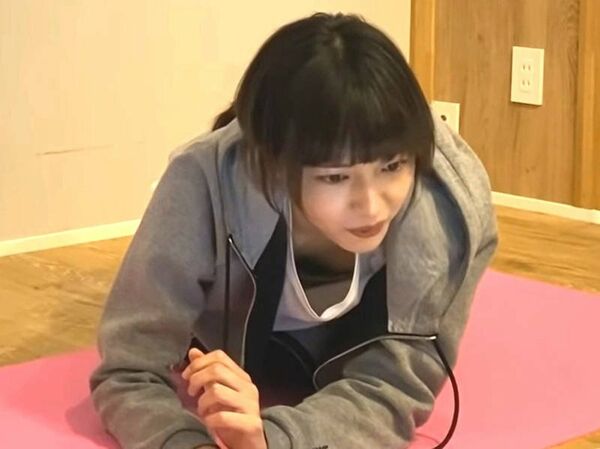テレビ胸チラエロ画像