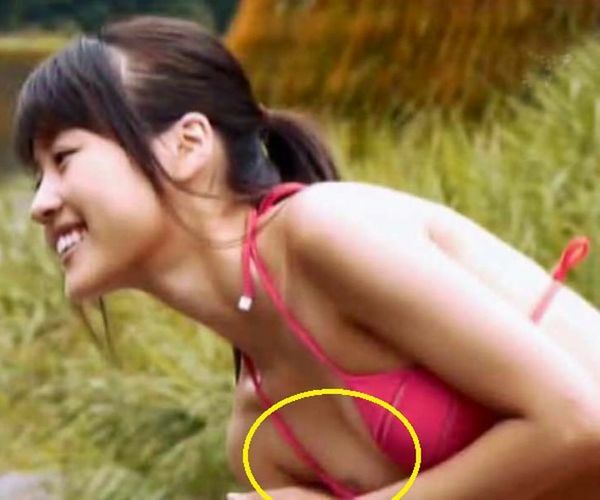 テレビ胸チラエロ画像