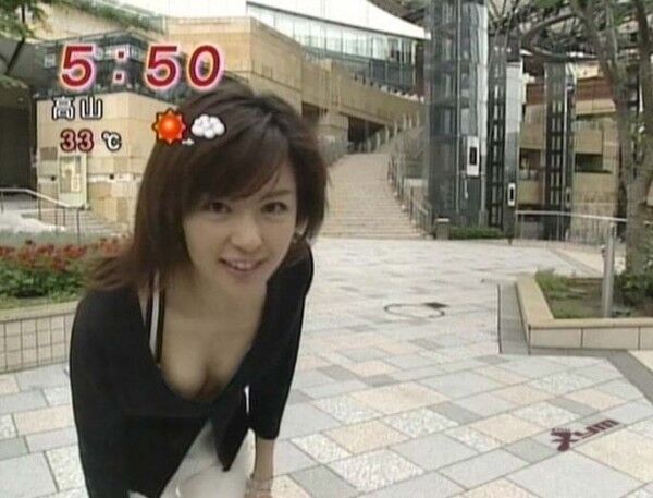 テレビ胸チラエロ画像