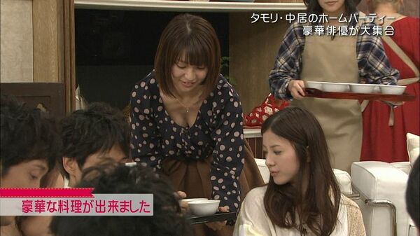 テレビ胸チラエロ画像
