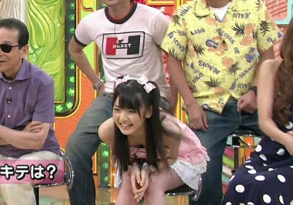 テレビ胸チラエロ画像