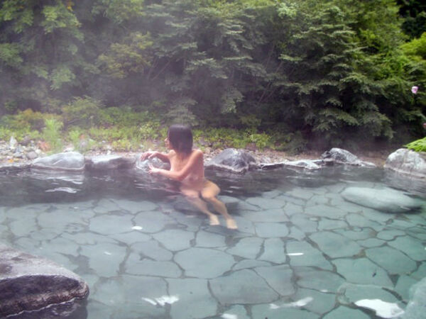 温泉隠し撮りエロ画像