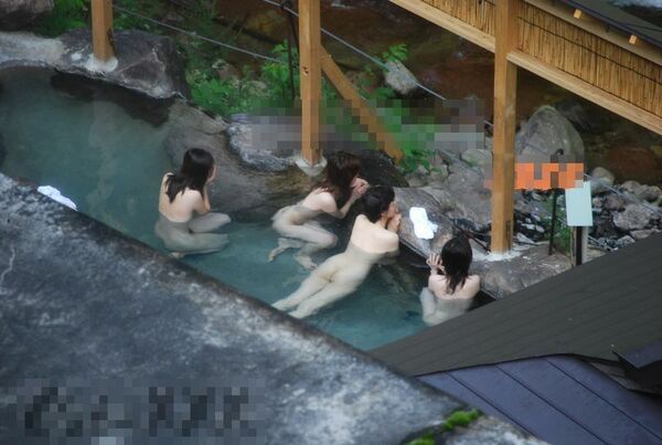 温泉隠し撮りエロ画像