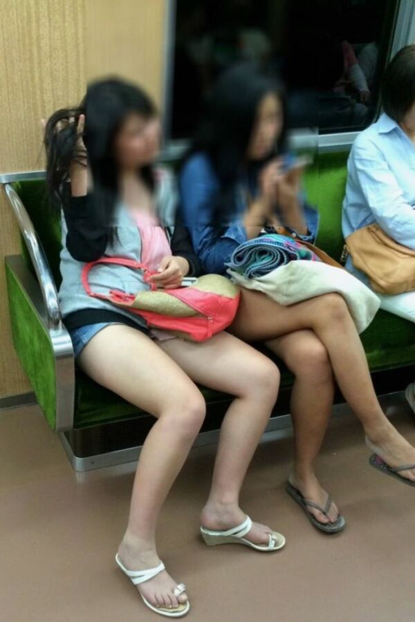 太ももエロ画像