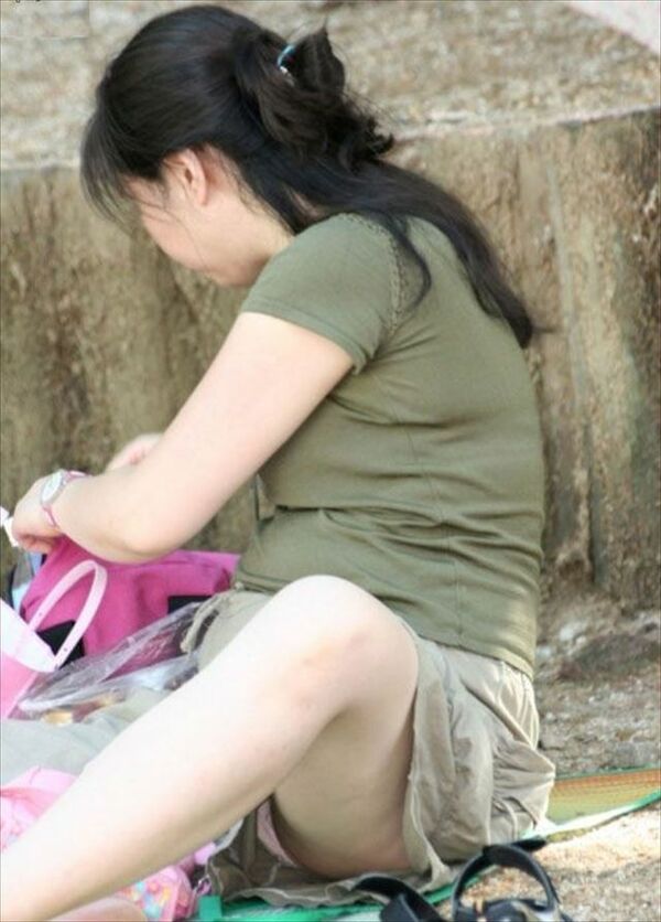 人妻パンチラエロ 136枚目