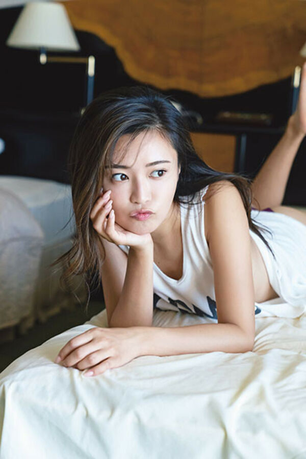 小島瑠璃子エロ画像
