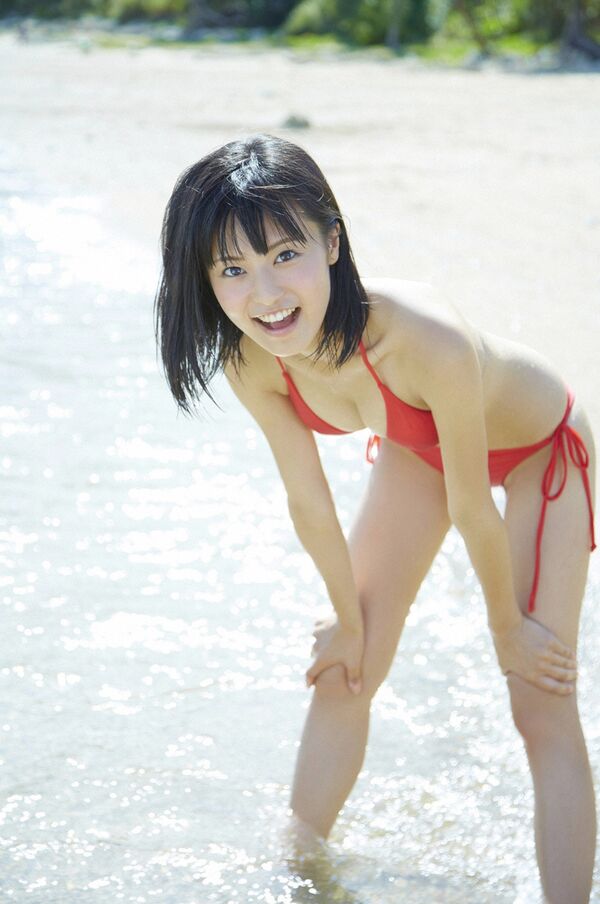 小島瑠璃子エロ画像
