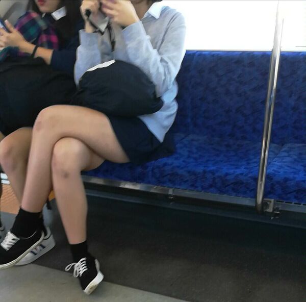 JK太ももエロ画像