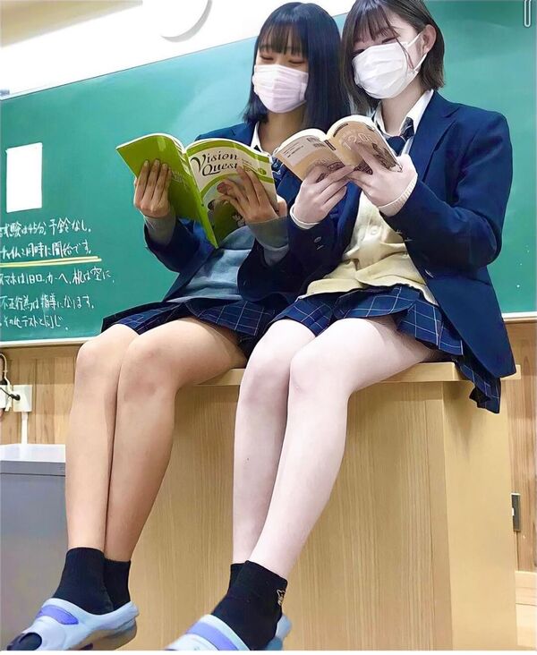 JK太ももエロ画像