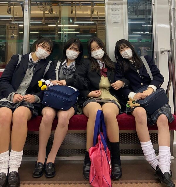 JK太ももエロ画像