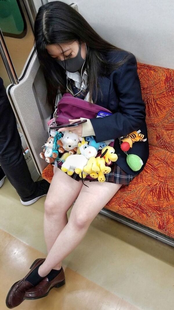 JK太ももエロ画像