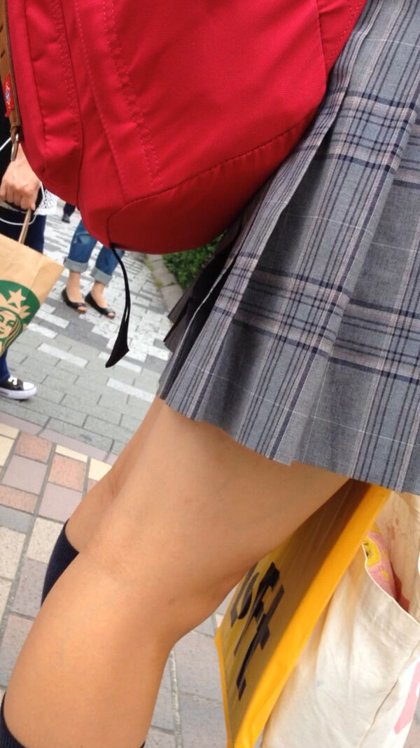 JK太ももエロ画像