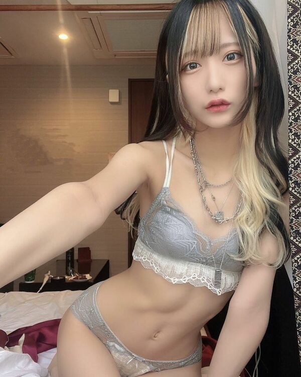 インスタエロ画像
