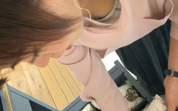 乳首チラエロ画像