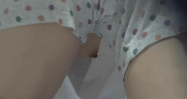 ノーブラエロ画像