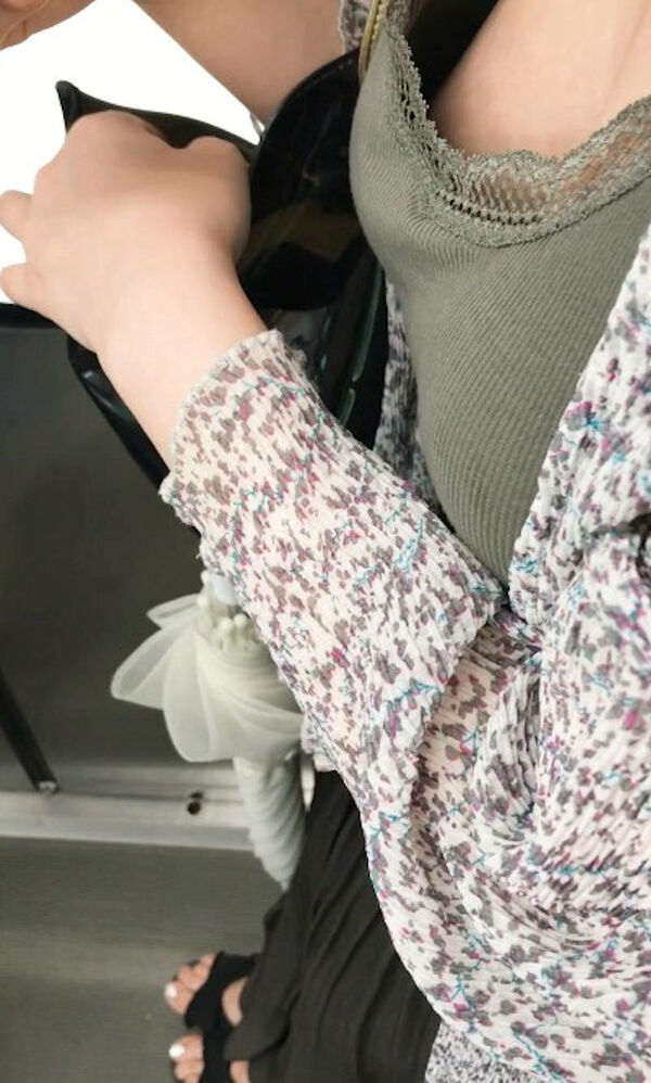 ノーブラエロ画像
