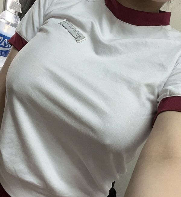 ノーブラエロ画像