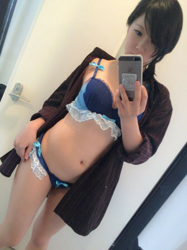 下着自撮りエロ画像