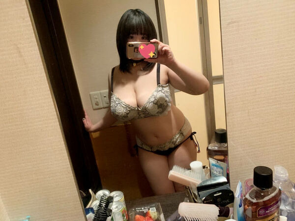 下着自撮りエロ画像