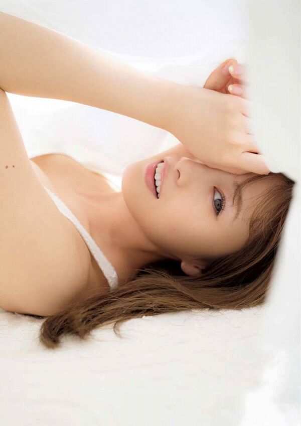 白石麻衣エロ画像