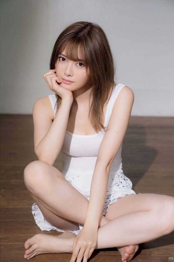 白石麻衣エロ画像