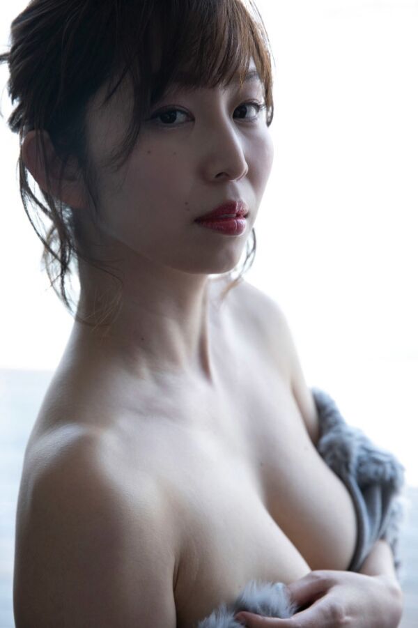 塩地美澄エロ画像