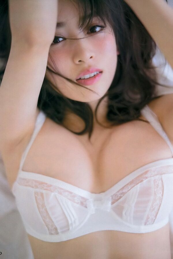 泉里香エロ画像