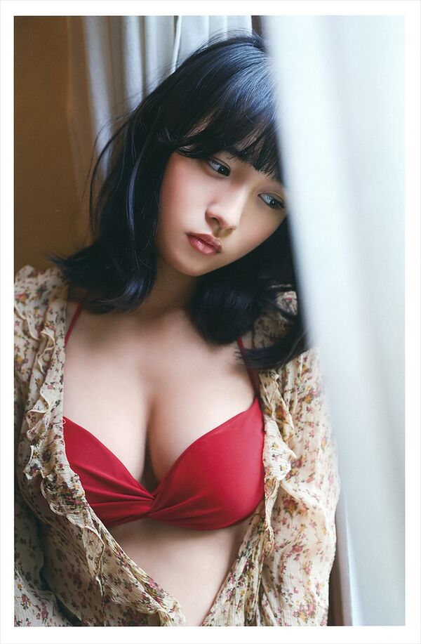 浅川梨奈エロ画像