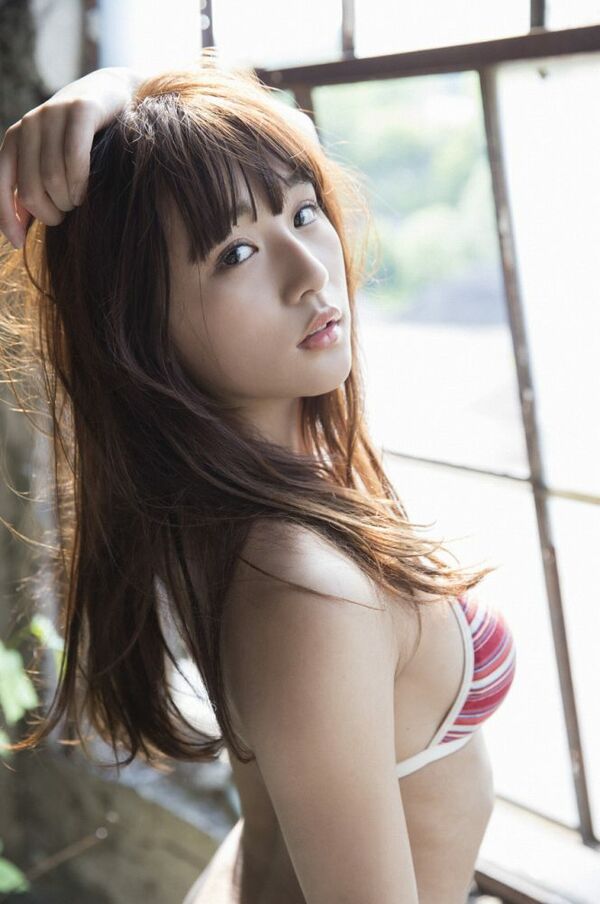 浅川梨奈エロ画像